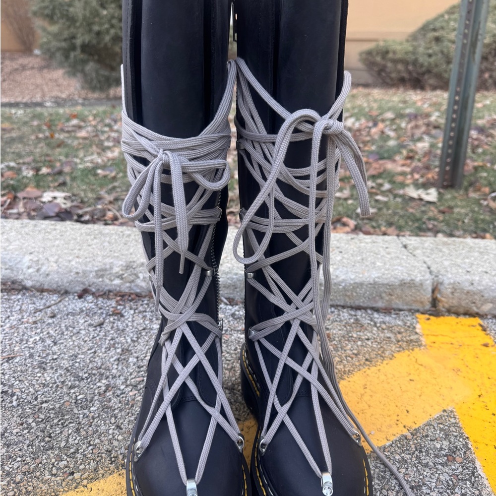 Brand New DR. MARTENS X RICK OWENS FW25 1B60 QUAD SOLE PENTALACE BOOT - Picture 3 of 3